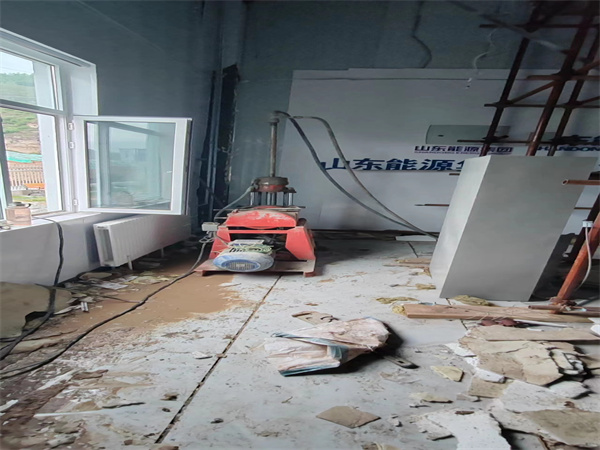 托克逊地基基础下沉墙体裂缝加固注浆顶升施工